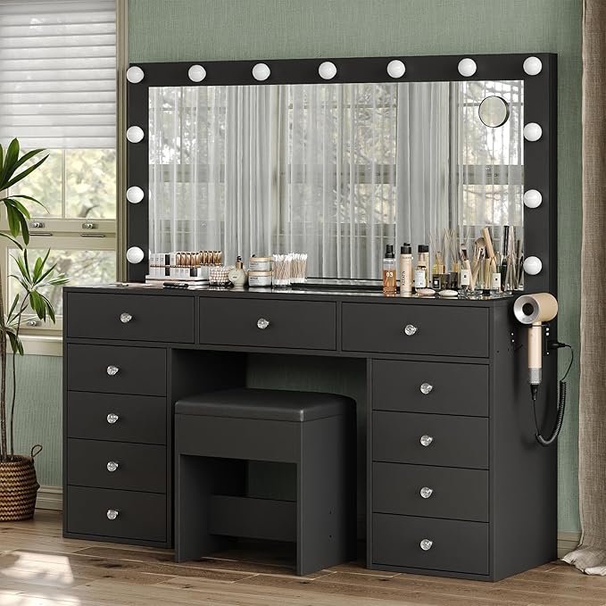 MirrorLux Studio “Apply your makeup like a pro without leaving your room”