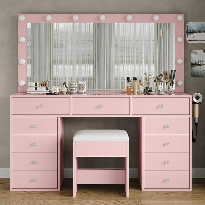 MirrorLux Studio “Apply your makeup like a pro without leaving your room”